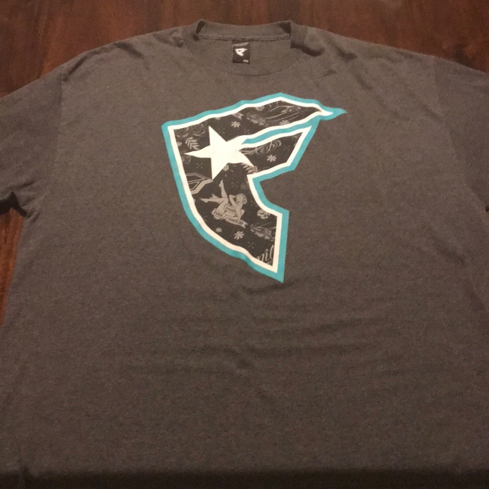 Famous tee